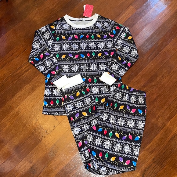 NWT Matching Family Christmas Light Pajama Set Women’s Size Small - Picture 5 of 11